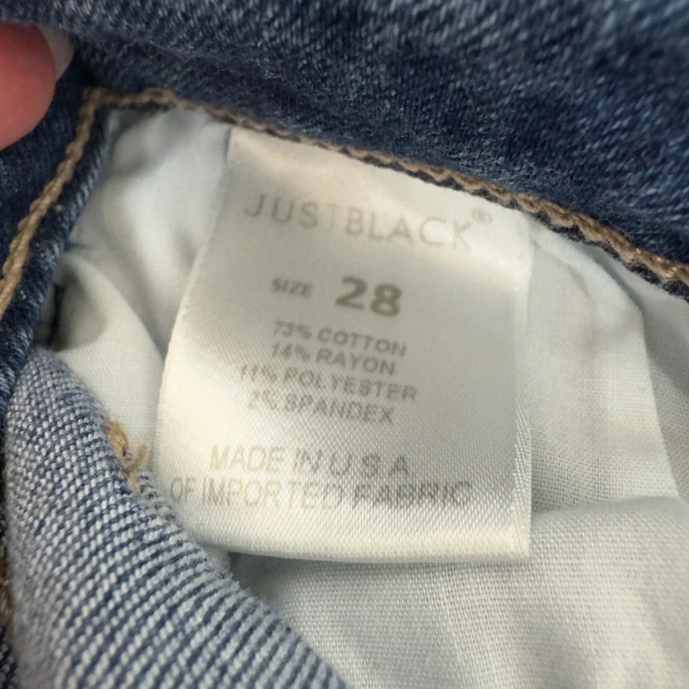 Just Black Flare Jeans Womens 28 Blue Excellent Distressed Raw Hem Made in USA‎